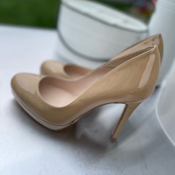 NEW ⭐️ L.K. Bennett Patent Leather with Suede Bottom Shoes 👠 - Picture 1 of 2